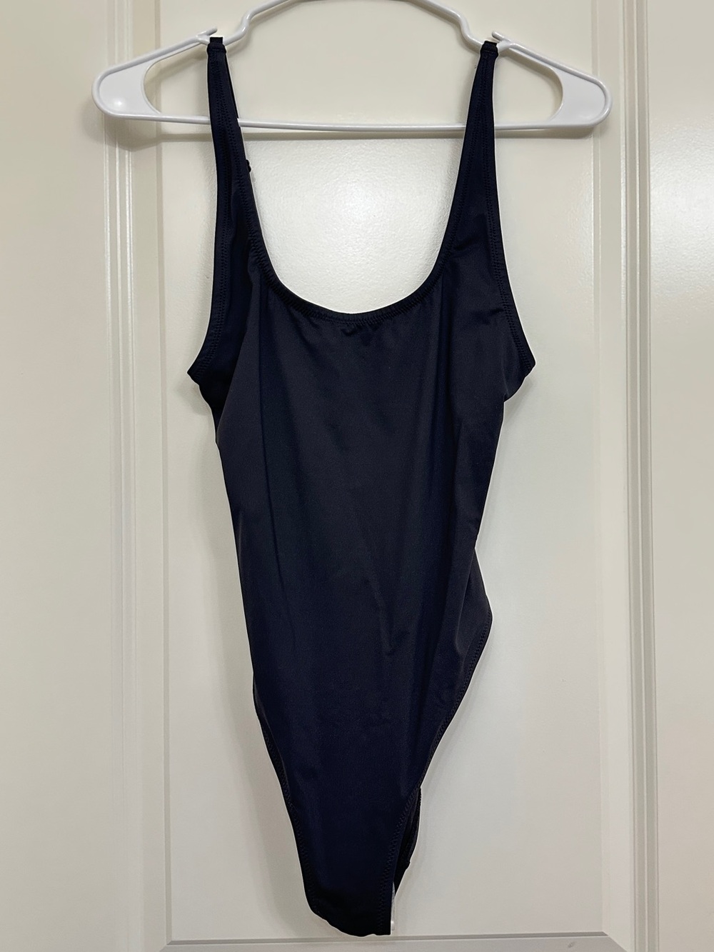 NWT SKIMS Scoop Neck One Piece Swimsuit in Onyx - Medium